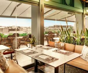 Zeus Essence Athens Central