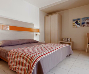 Lagomandra Beach&Suites