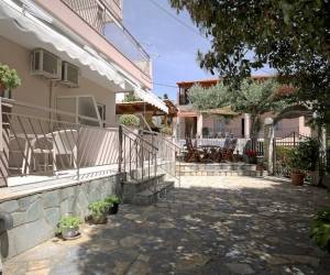 Naias Apartments