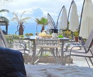 Beach Hotel Kapahi