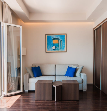 Junior suite, pogled more