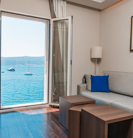 Junior suite, pogled more