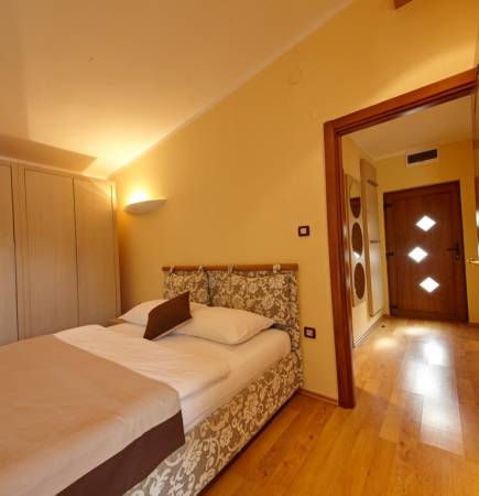 Family apartman, pogled more