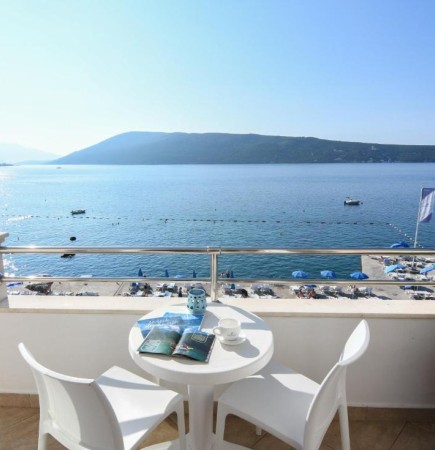 Superior apartman, pogled more
