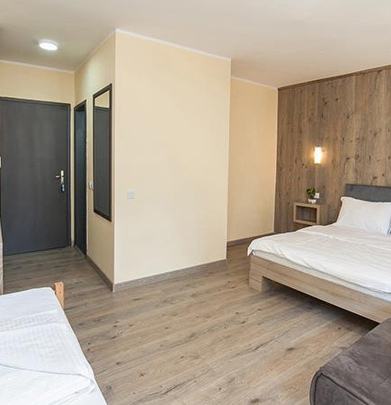 Standardna soba (strana brdo)  1/2 FRANCUSKI BALKON