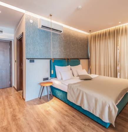 Junior suite, pogled more