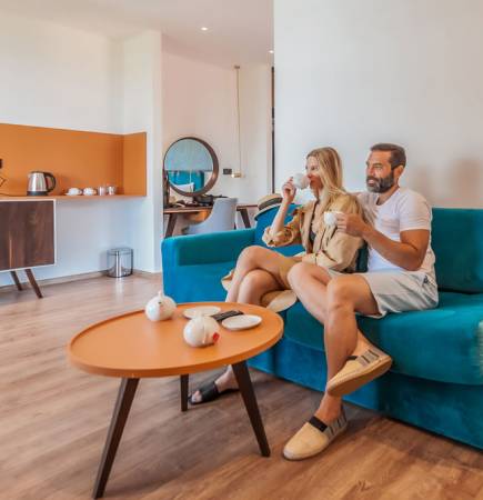 Junior suite, pogled more